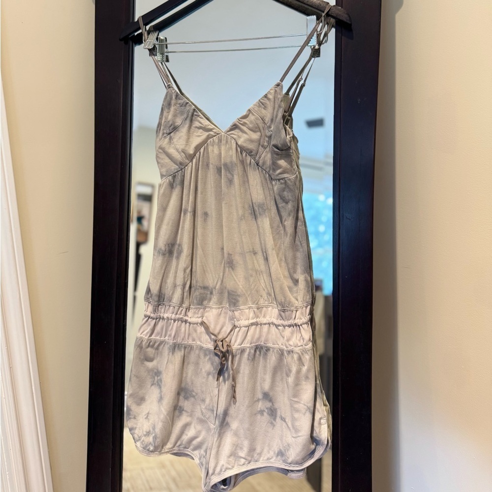 ARITZIA WILFRED Grey and White Tie Dye Romper (S)